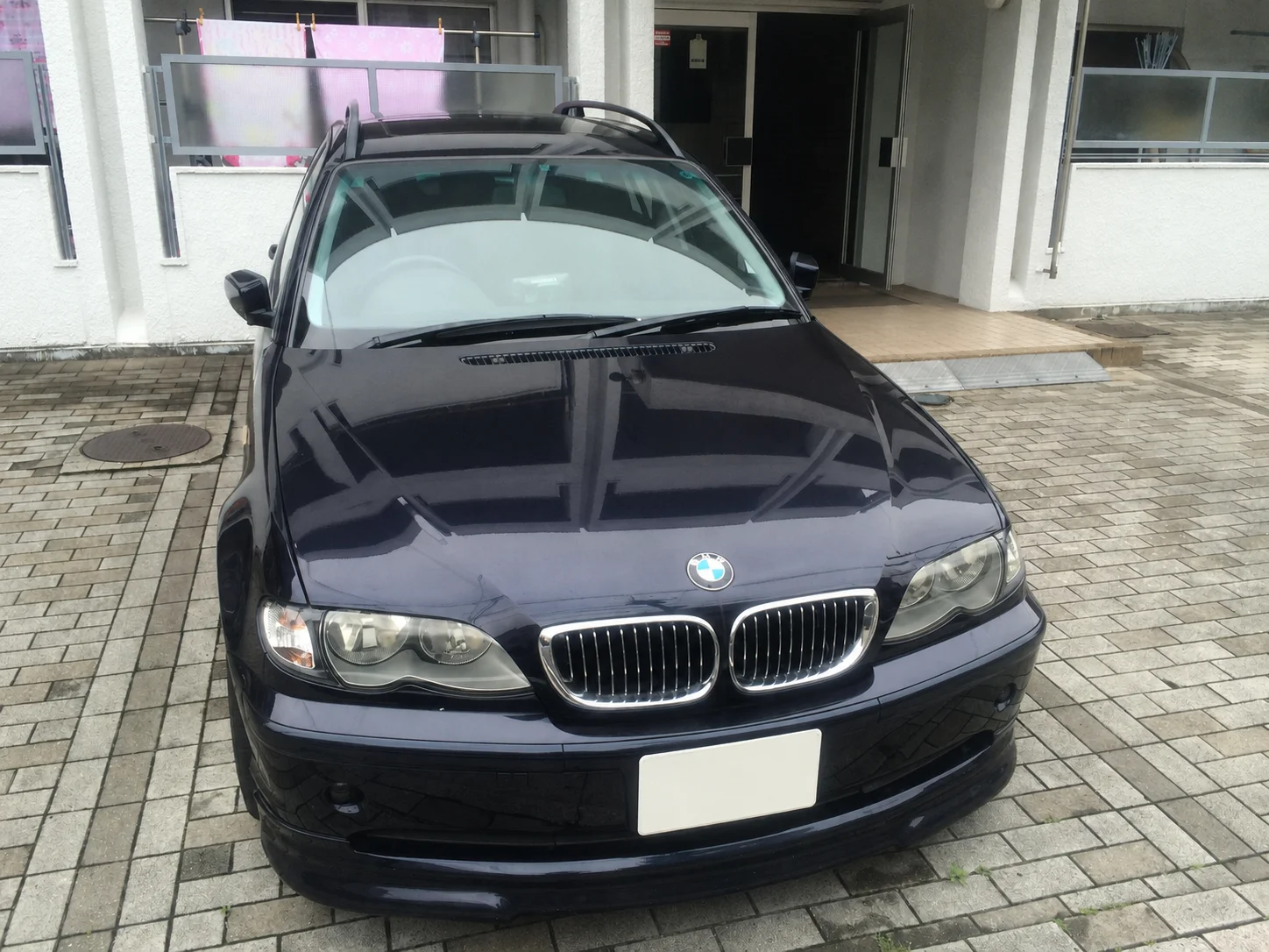 以前乗っていた紺色のBMW E46
